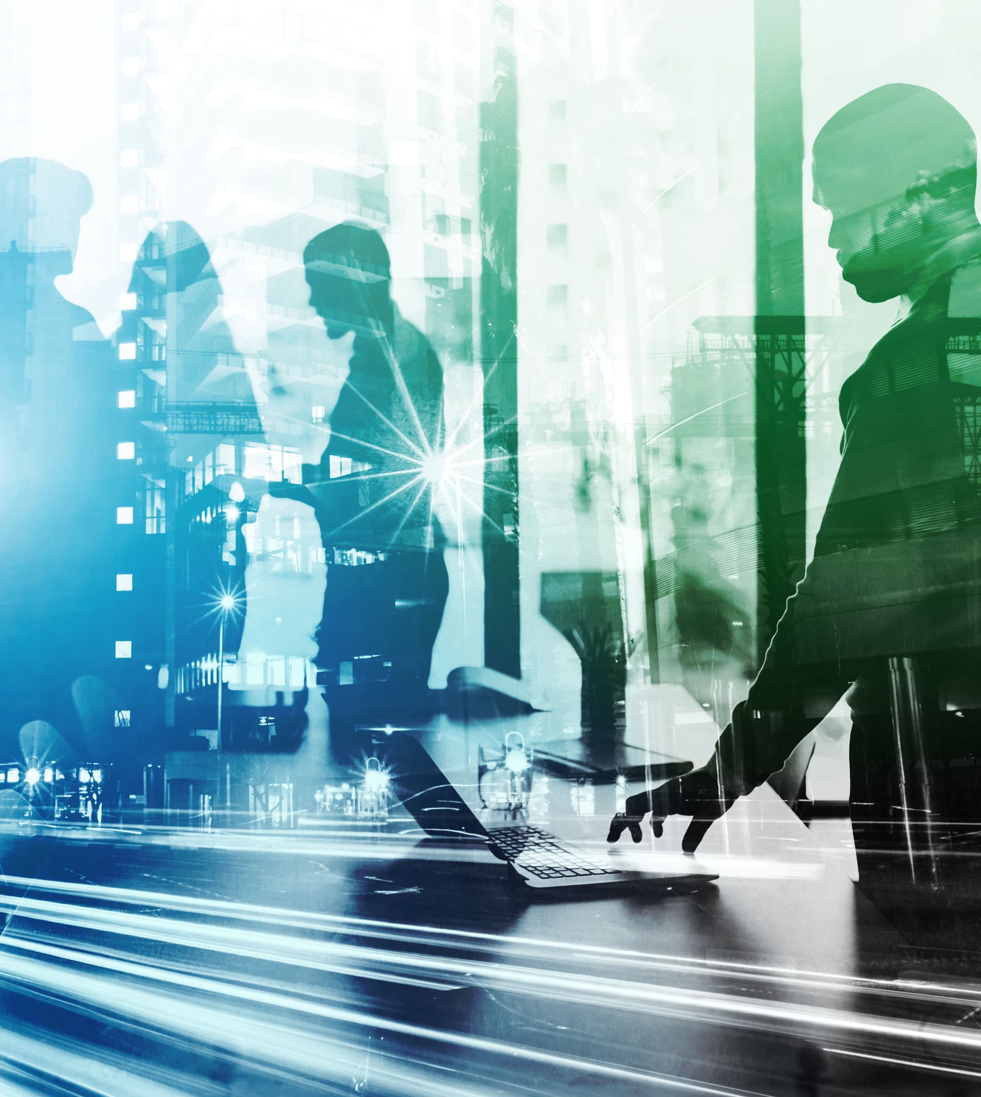 Moderne Stadtlandschaft mit Silhouetten von Menschen und Laptop, symbolisiert nachhaltiges Investment und digitale Transformation.